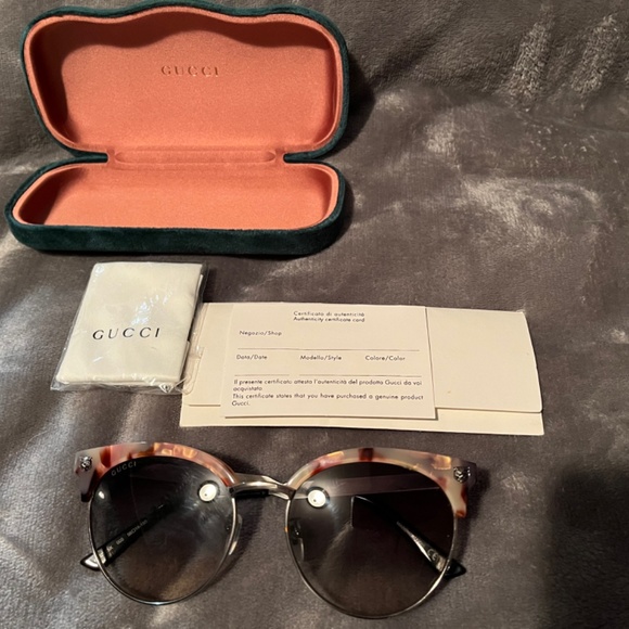 Gucci sunglasses main image 9